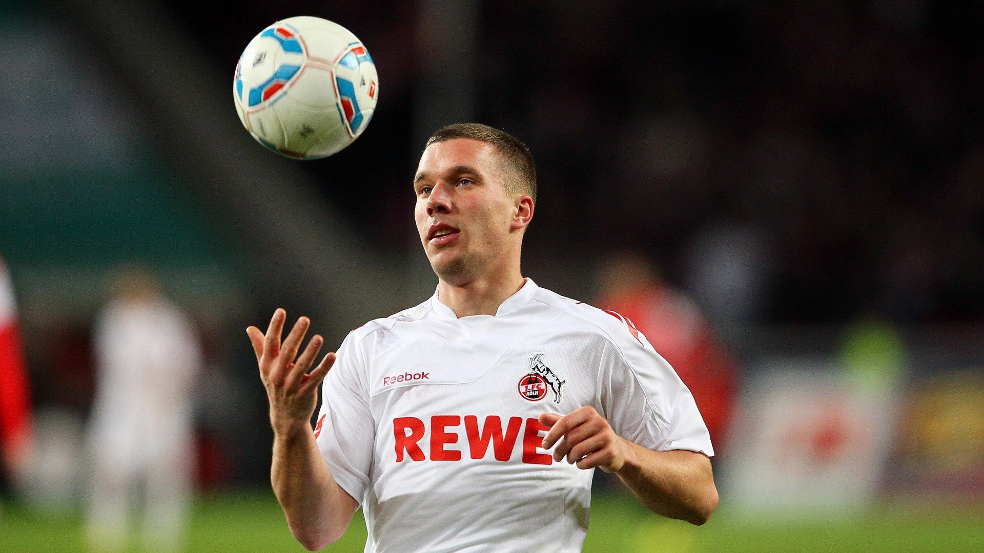 ky体育投注-哈兰德神级表现，英超连续10场破门领跑射手榜，哈兰德联赛进球